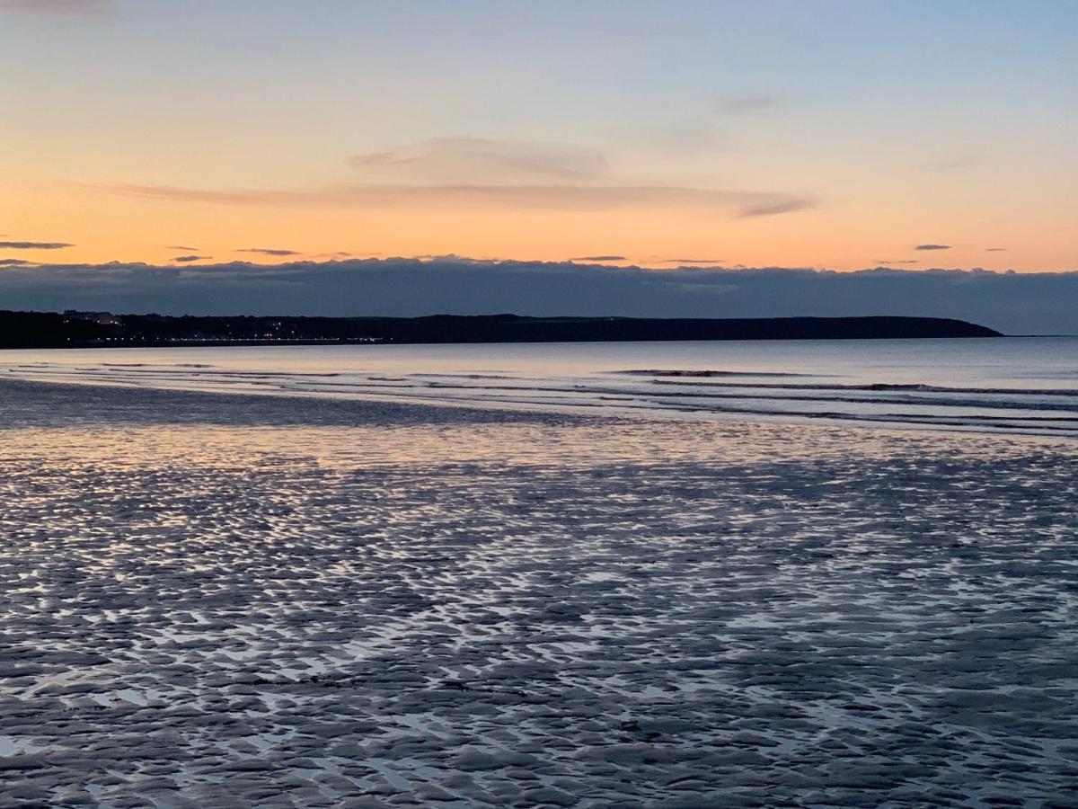 Sunrise Corner, The Bay Filey, Wi-Fi, Pets, Pool Apartment Екстериор снимка