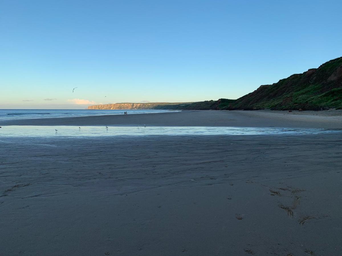 Sunrise Corner, The Bay Filey, Wi-Fi, Pets, Pool Apartment Екстериор снимка